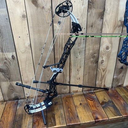 2025 Mathews Title 36, Black Riser with White Limbs (Right Hand)