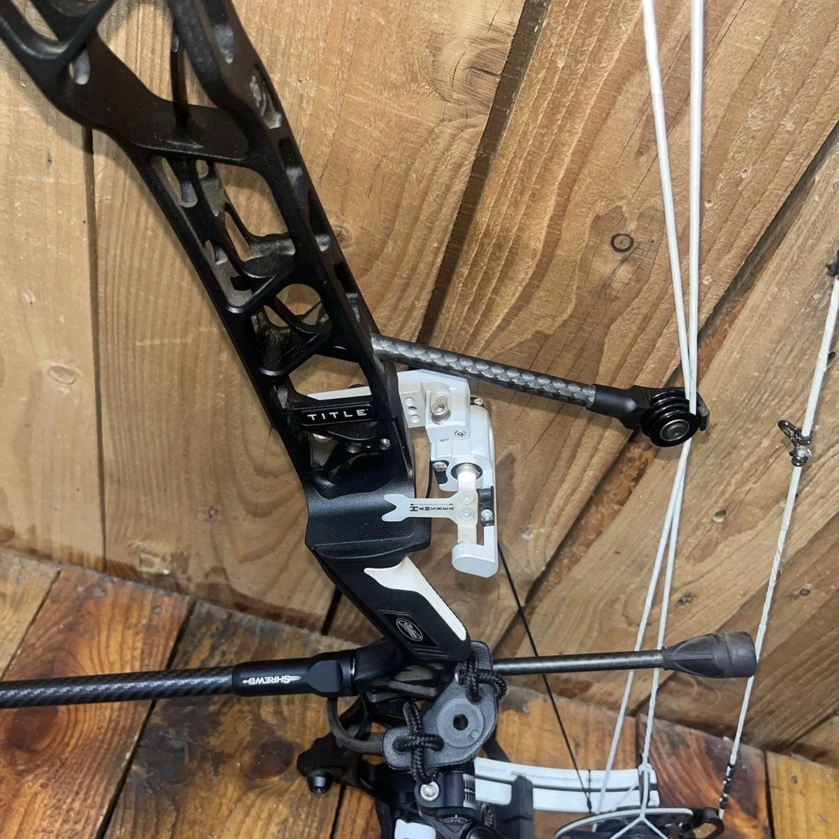 2025 Mathews Title 36, Black Riser with White Limbs (Right Hand)